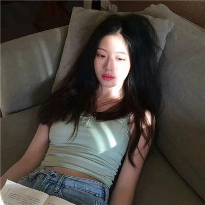高三女生部落格海报