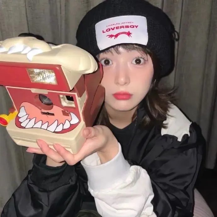 汽车女窃贼海报
